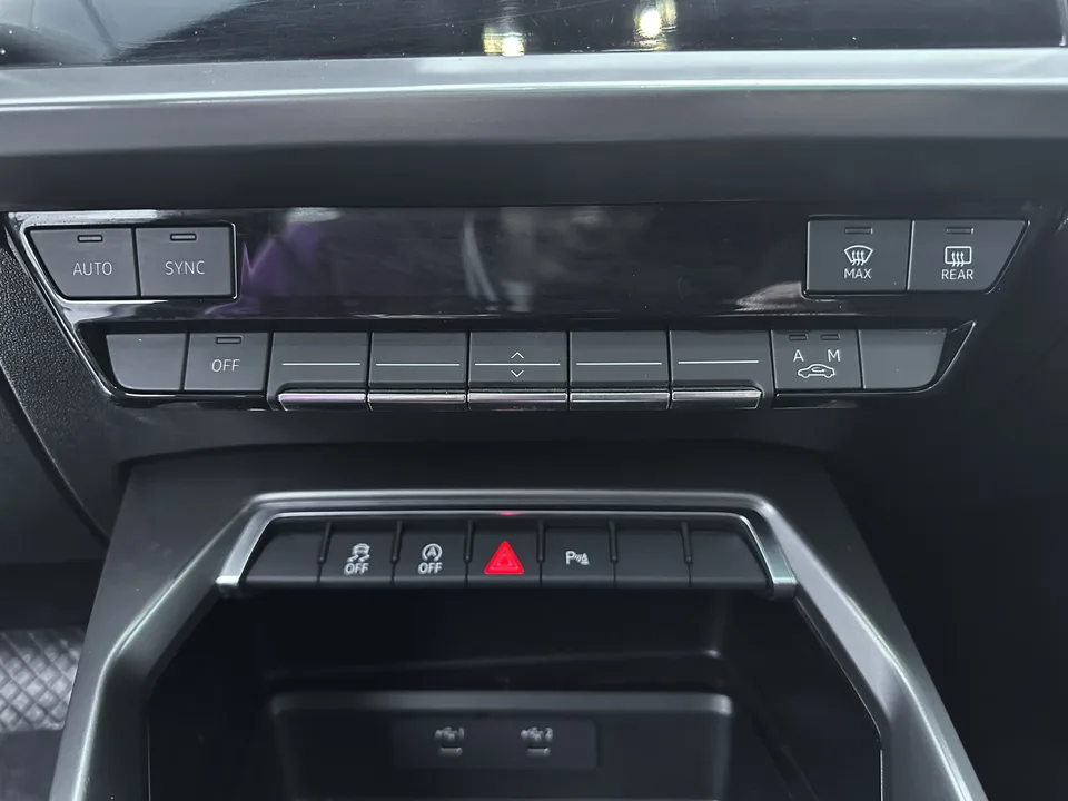 Audi A3 A3L Limousine 35 TFSI Fashion Sports 2022 — миниатюра 2