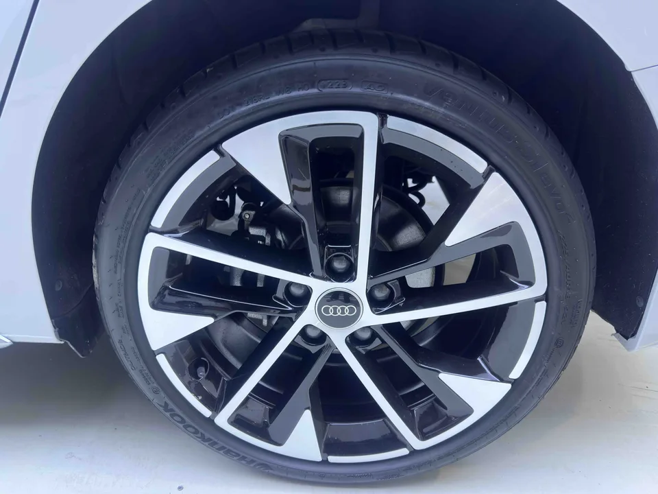 Audi A3 Sportback 35 TFSI stylish and sporty 2022 — миниатюра 2