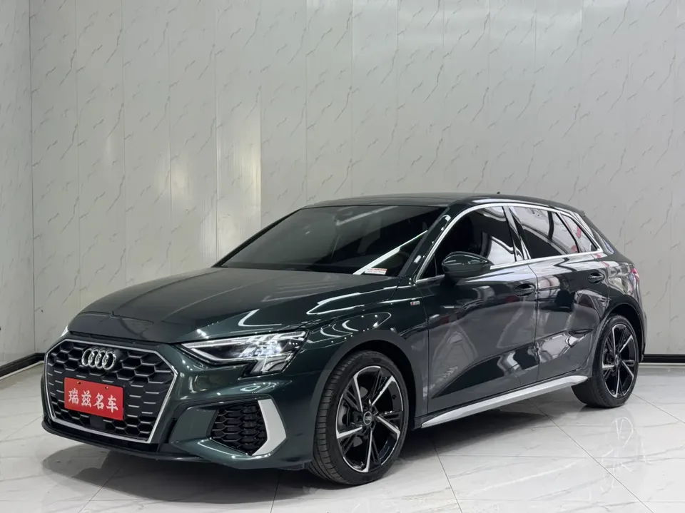 Audi A3 Sportback 35 TFSI stylish and sporty 2022 — фото 1, купить с доставкой в Москву