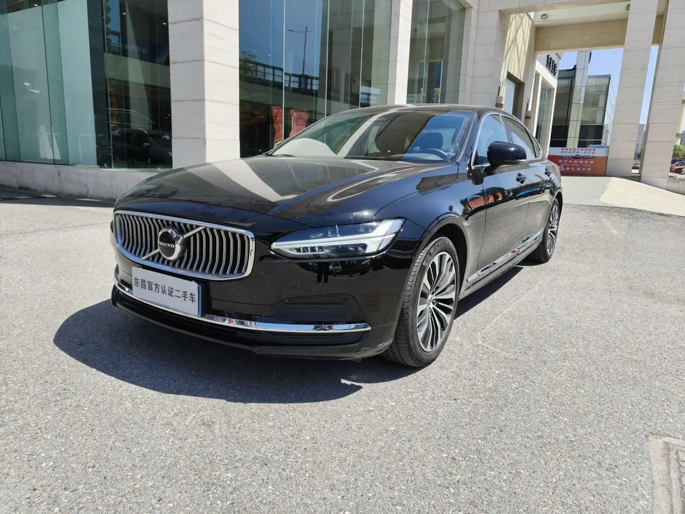 Volvo S90 Volvo S90 2024 B5 Zhiyi Deluxe Edition 2024 — photo 1, buy with delivery to Moscow