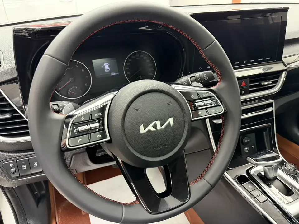 Kia Run proudly AOPAO 1.5L CVT New Edition 2022 — миниатюра 4