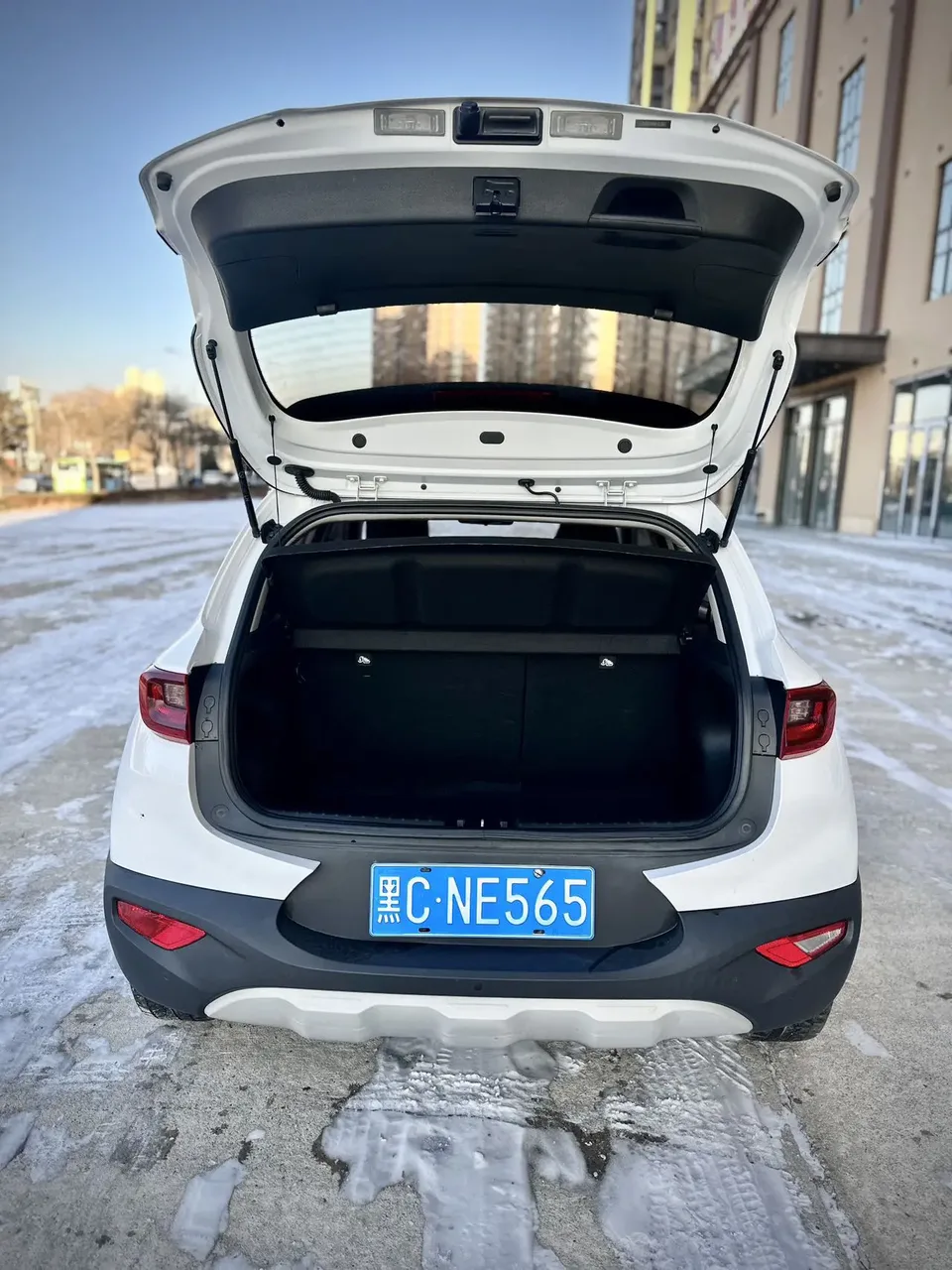 Kia KX1 1.4L CVT fun sunroof model 2022 — миниатюра 3