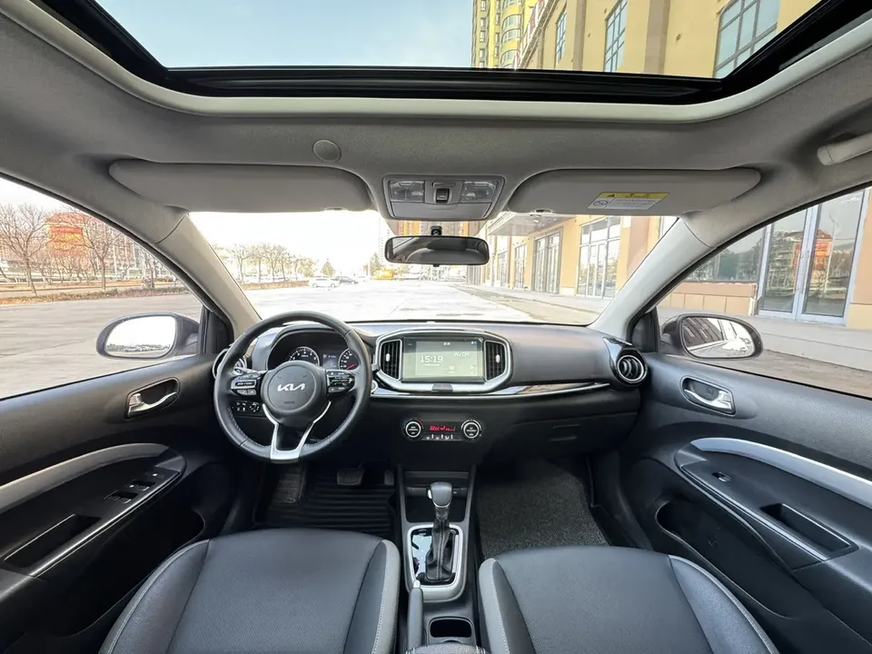 Kia KX1 1.4L CVT fun sunroof model 2022 — миниатюра 3