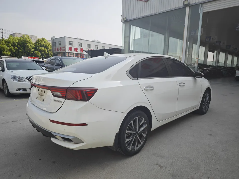 Kia K3 facelift 1.5L CVT fashion version 2022 — миниатюра 2