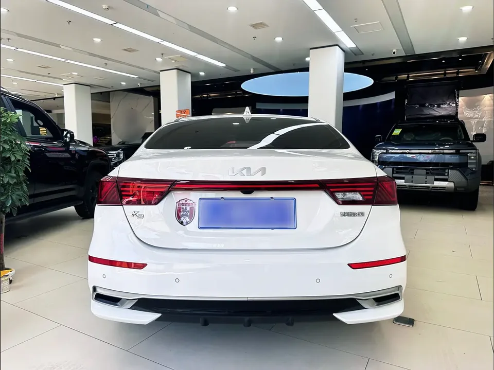 Kia K3 1.5L IVT Fashion Edition 2023 — миниатюра 2