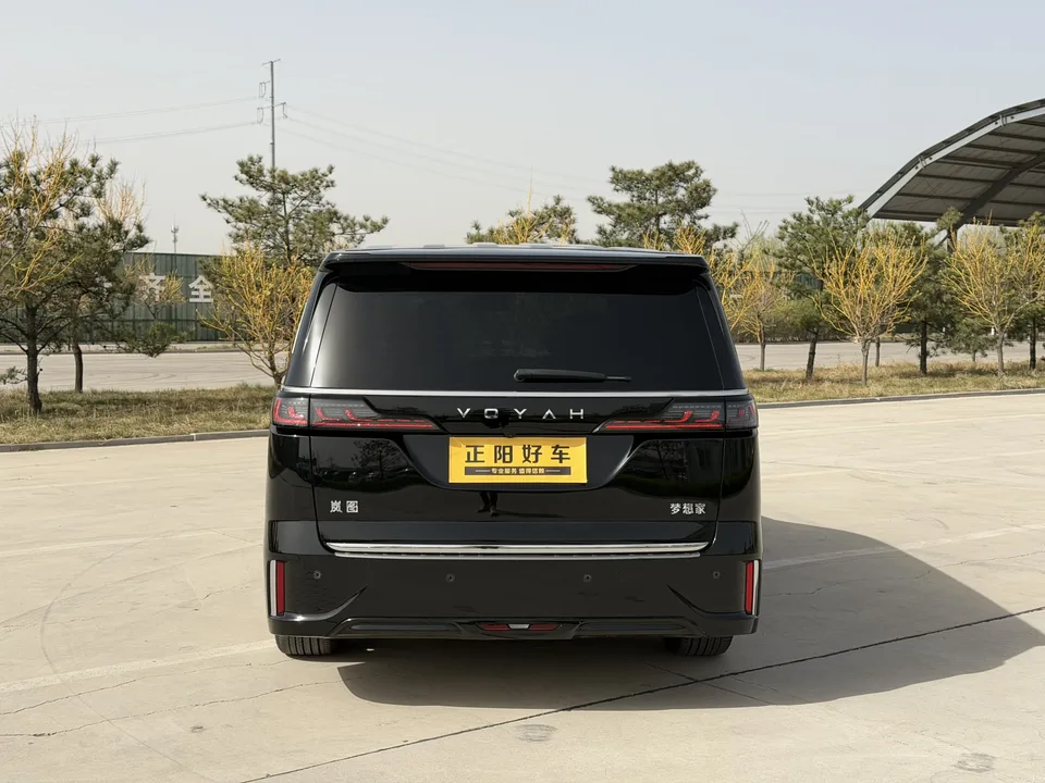 Voyah Lantu Dreamer PHEV Lantu Dreamer PHEV 2024 Extra Long Range Premium Edition 2024 — thumbnail 2