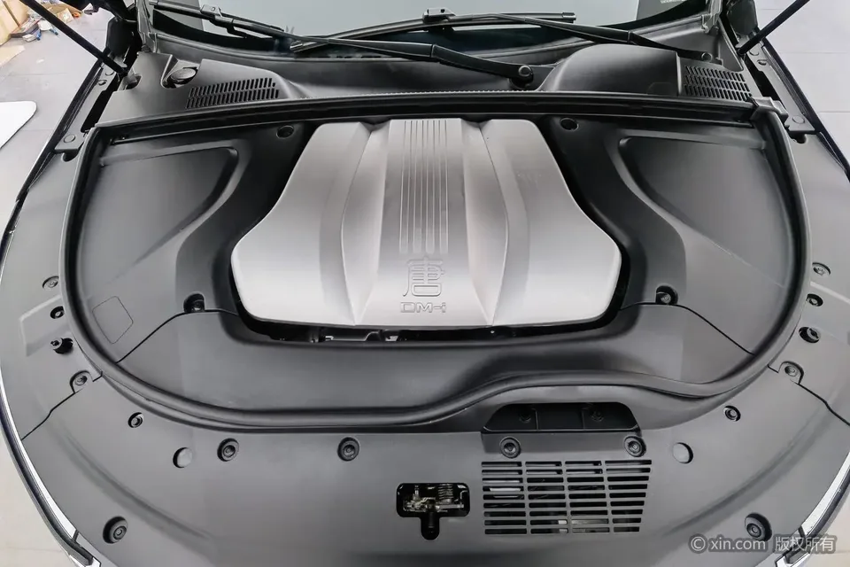 BYD Tang DM DM-i 1.5T 112KM Premium Edition 2022 — миниатюра 2