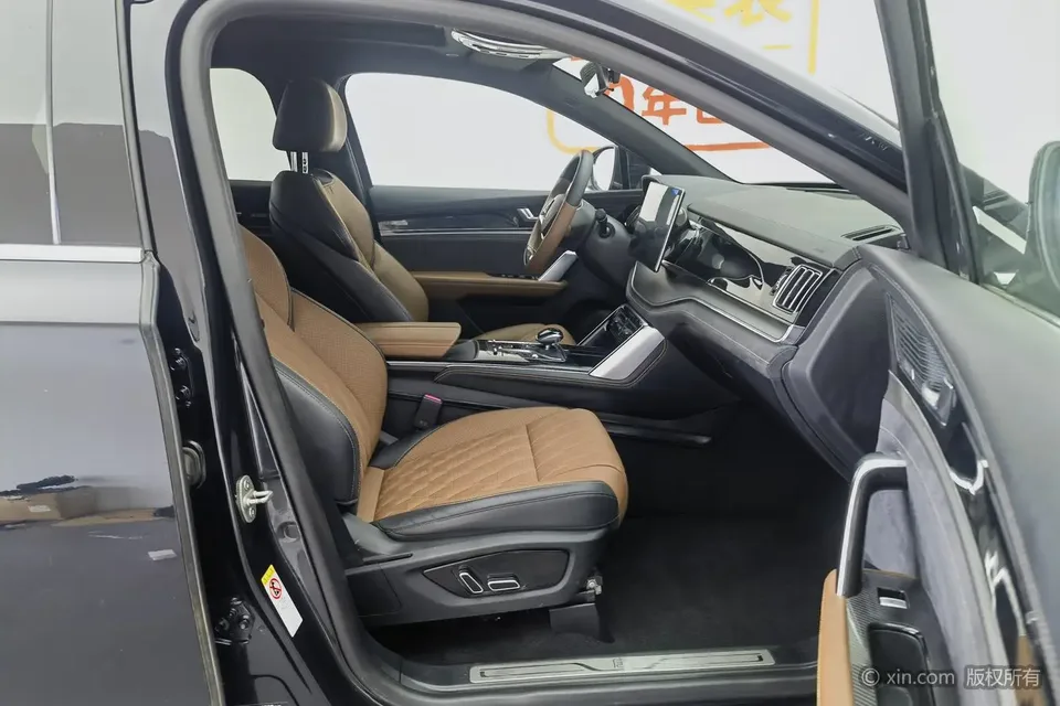 BYD Tang DM DM-i 1.5T 112KM Premium Edition 2022 — миниатюра 5