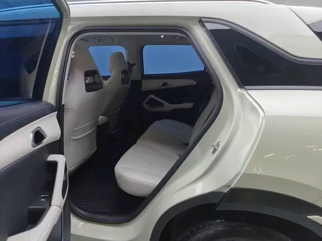 BYD Yuan Up 401KM Beyond Edition 2024 — миниатюра 4
