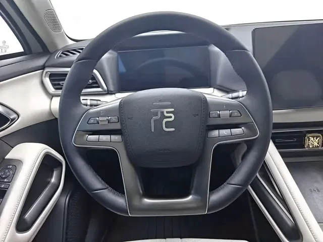 BYD Yuan Up 401KM Beyond Edition 2024 — миниатюра 5
