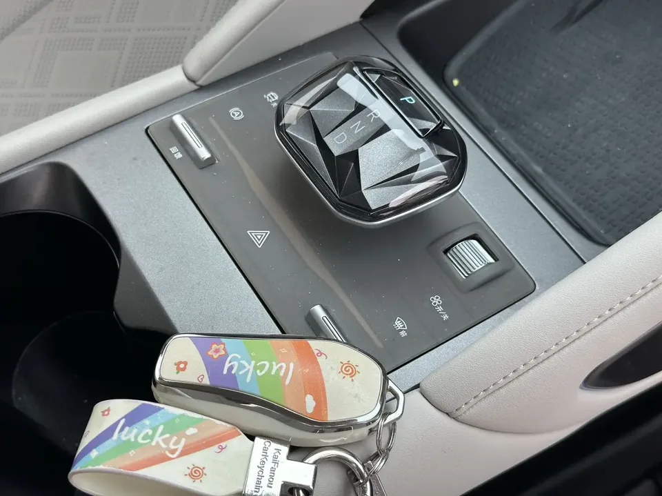 BYD Yuan Up Intelligent Driving Edition 401KM Leading Model 2025 — миниатюра 5
