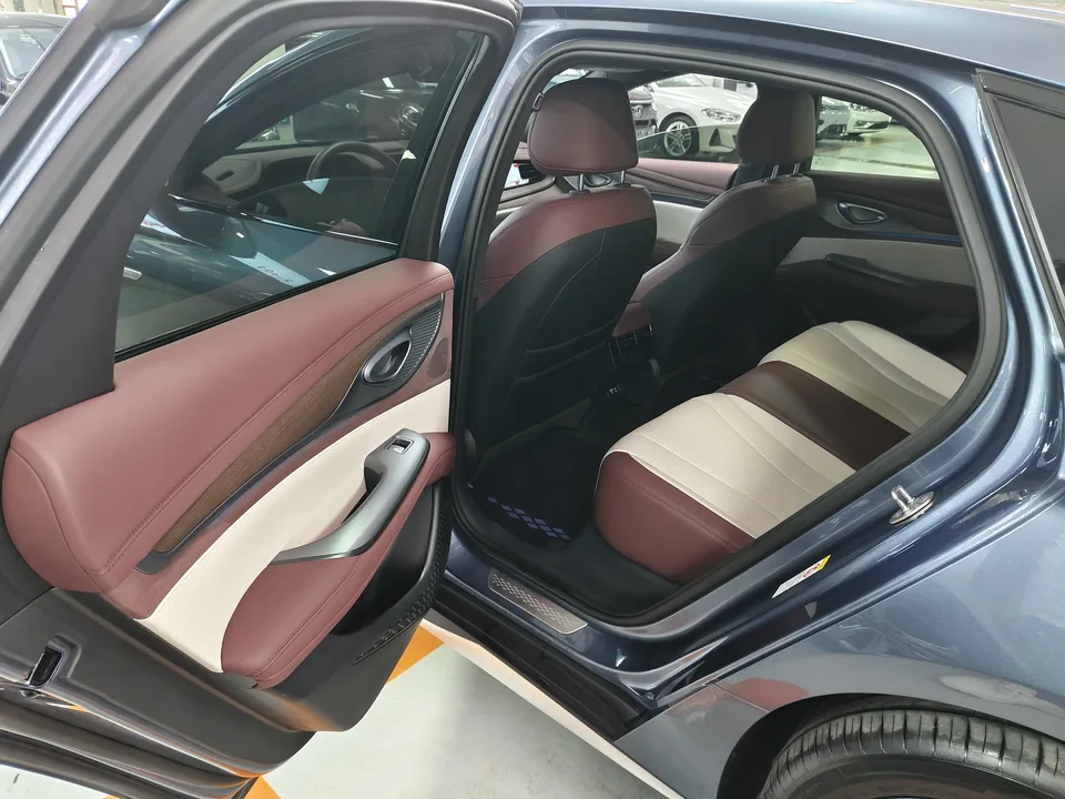 BYD Seal DM Honor Edition DM-i 1.5L 121KM Premium Edition 2024 — миниатюра 3