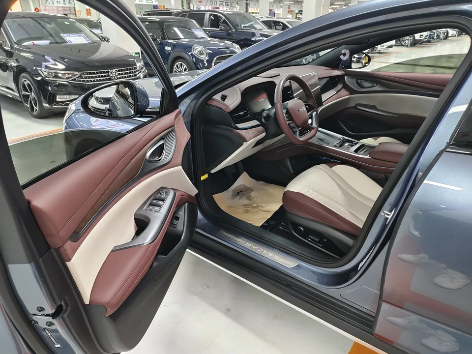 BYD Seal DM Honor Edition DM-i 1.5L 121KM Premium Edition 2024 — миниатюра 5