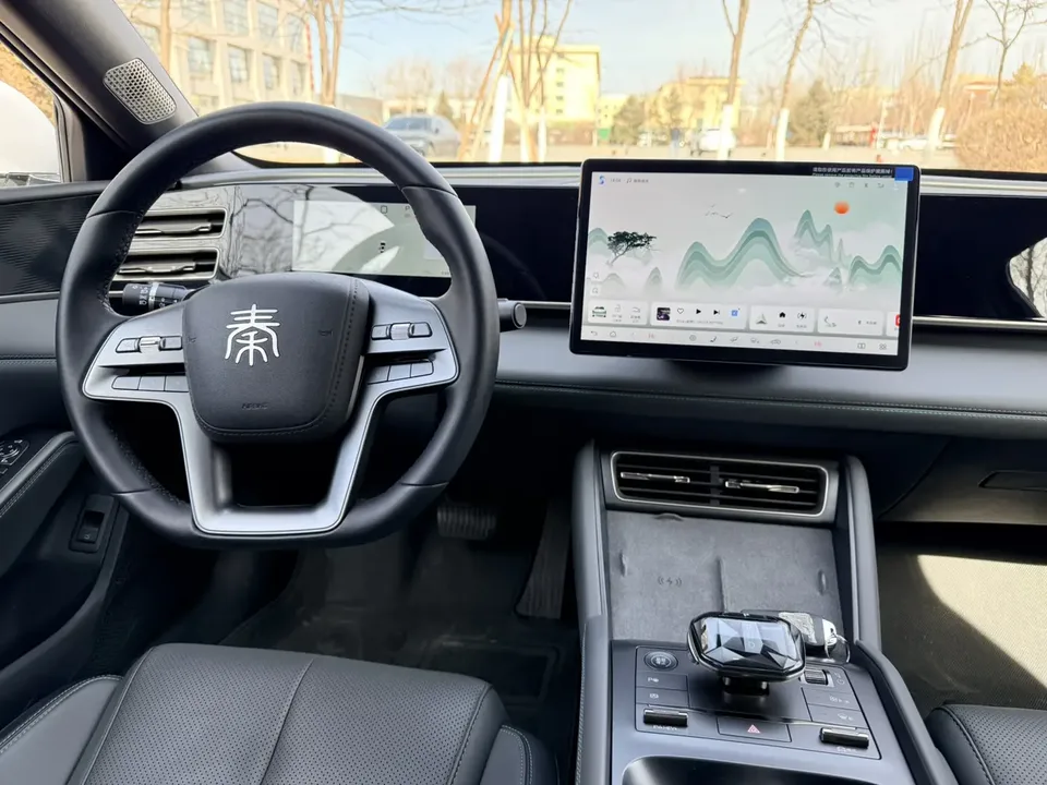 BYD Qin L DM Intelligent Driving Edition DM-i 120KM Leading Edition 2025 — миниатюра 4