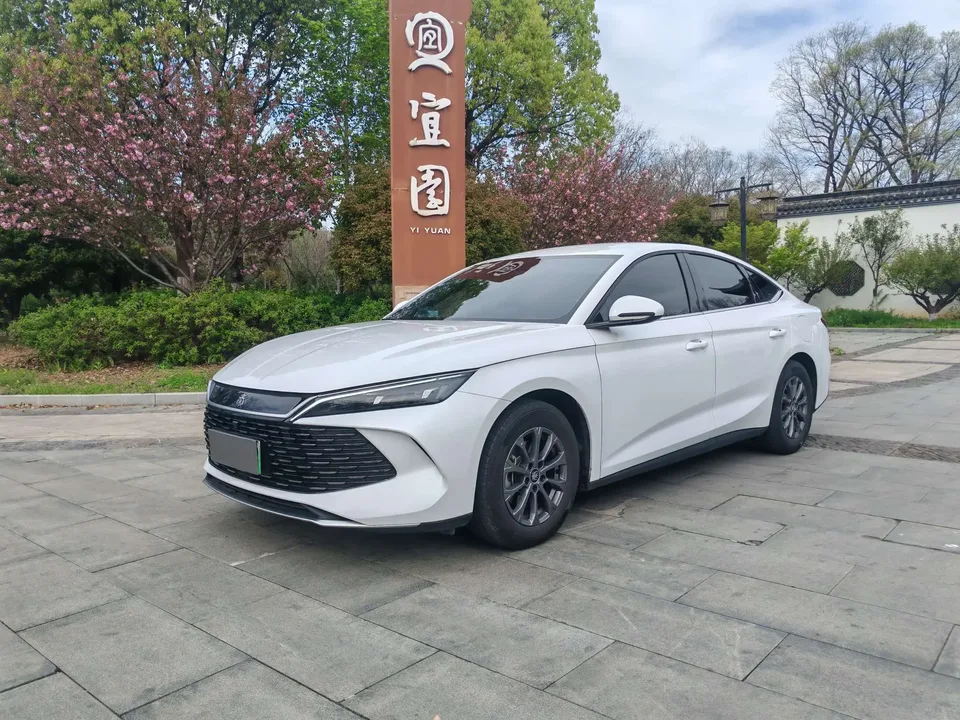 BYD Qin L DM 2025