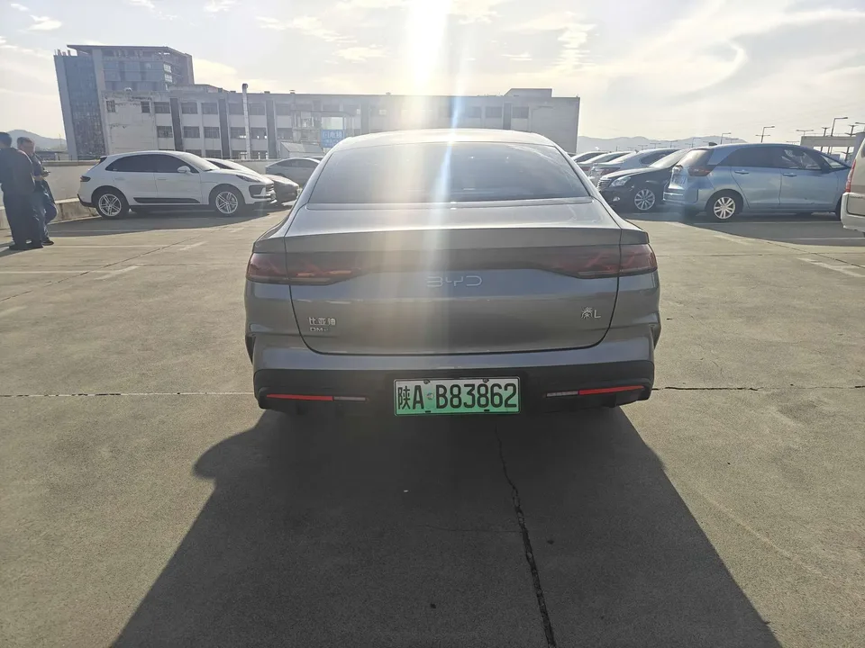 BYD Qin PLUS DM Honor Edition DM-i 120KM Leading Edition 2024 — миниатюра 2