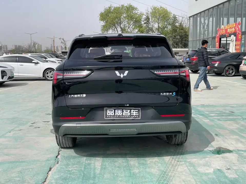 Wuling Starlight S PHEV 130km Flagship Model 2026 — миниатюра 2