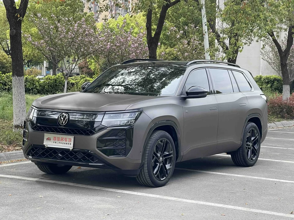 Volkswagen Teramont Teramont 2025 Touron Pro 450TSI 4WD Summit Edition 2025 — photo 1, buy with delivery to Moscow