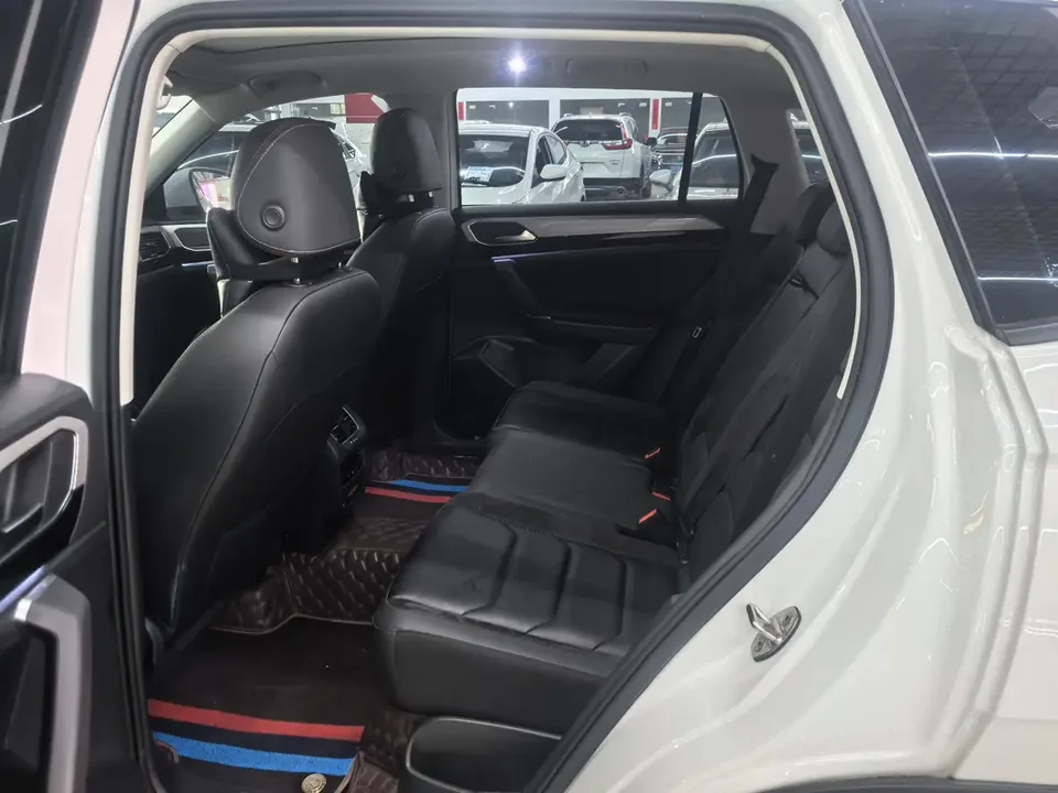 Volkswagen Tayron Tanyue 2022 280TSI 2WD Luxury Smart Edition 2022 — миниатюра 3
