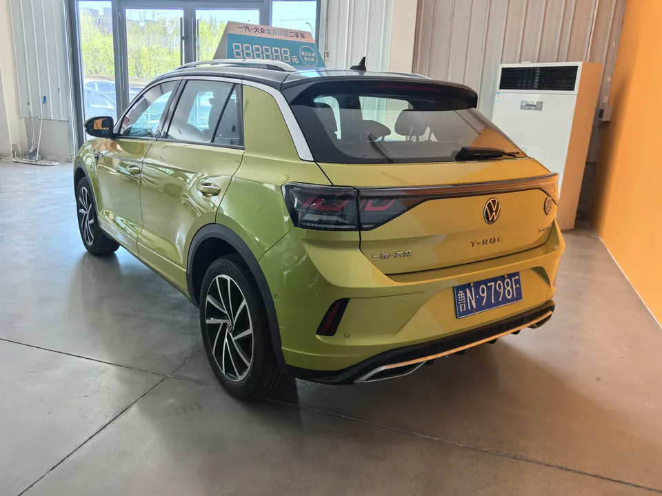 Volkswagen T-Roc 300TSI DSG Starlight Edition 2023 — миниатюра 4