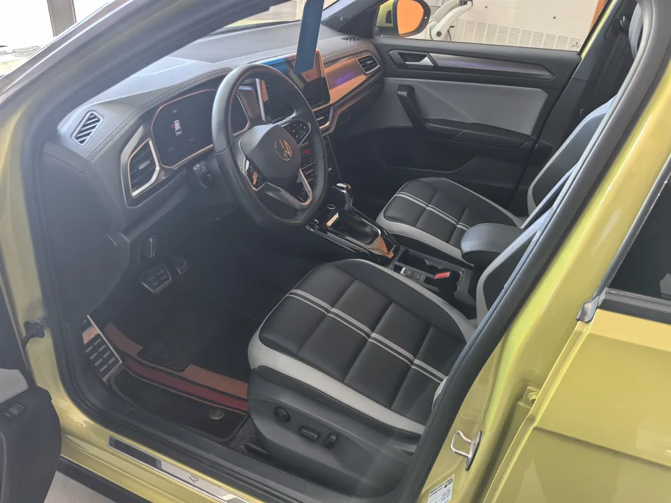 Volkswagen T-Roc 300TSI DSG Starlight Edition 2023 — миниатюра 5