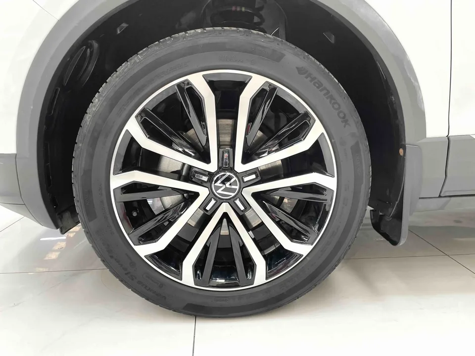 Volkswagen T-Roc Tange 280TSI DSG Two-Wheel Drive Comfort Smart Connected Edition 2022 — миниатюра 3