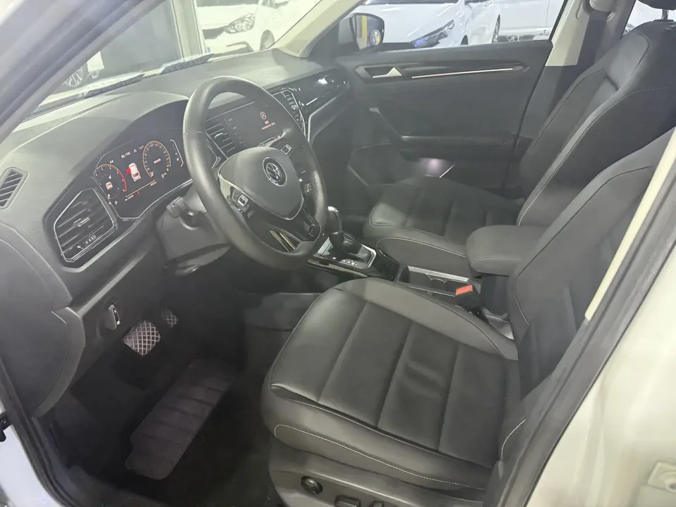 Volkswagen T-Roc Tange 280TSI DSG two-wheel drive comfort PLUS 2022 — миниатюра 4