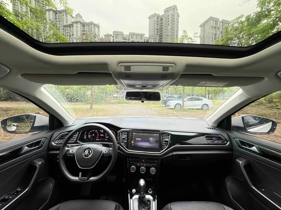 Volkswagen T-Roc Tange 280TSI DSG two-wheel drive comfort PLUS 2022 — миниатюра 5