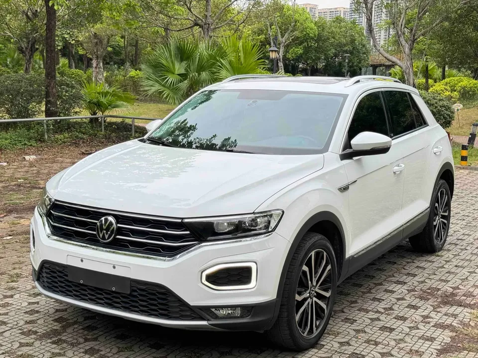 Volkswagen T-Roc Tange 280TSI DSG two-wheel drive comfort PLUS 2022 — фото 1, купить с доставкой в Москву