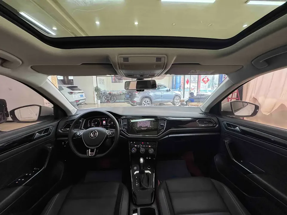 Volkswagen T-Roc Tange 280TSI DSG two-wheel drive comfort PLUS 2022 — миниатюра 4