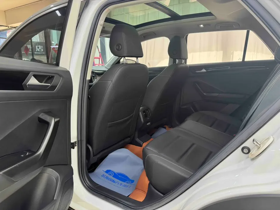 Volkswagen T-Roc Tange 280TSI DSG two-wheel drive comfort PLUS 2022 — миниатюра 5