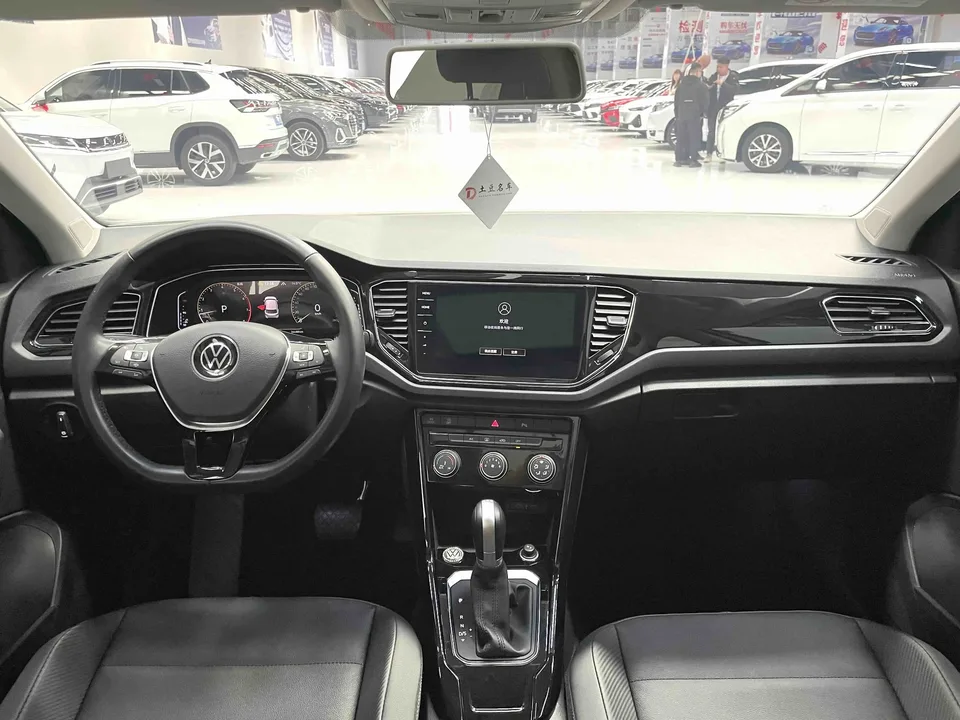 Volkswagen T-Roc Tange 280TSI DSG two-wheel drive comfort PLUS 2022 — миниатюра 4