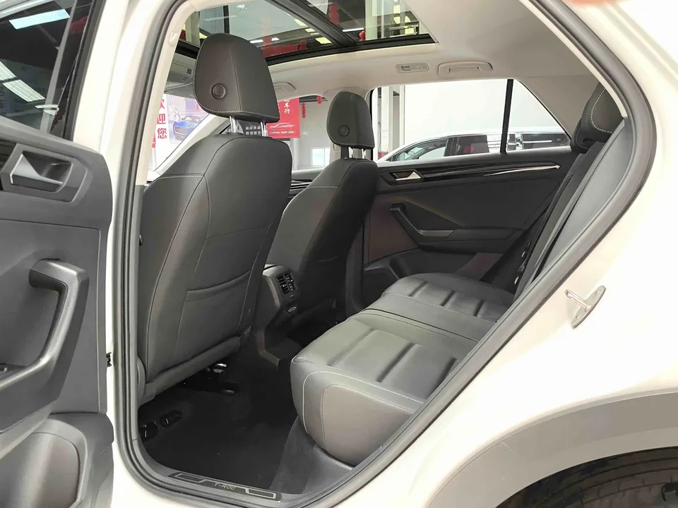 Volkswagen T-Roc Tange 280TSI DSG two-wheel drive comfort PLUS 2022 — миниатюра 5