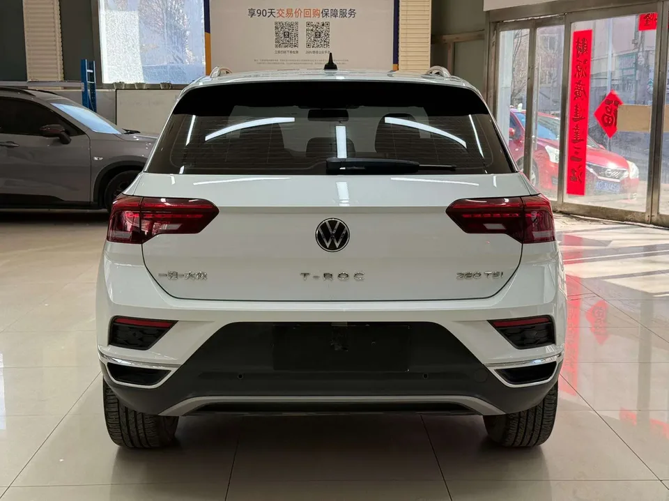 Volkswagen T-Roc TANG 2022 280TSI DSG 2WD Comfort PLUS 2023 — миниатюра 2