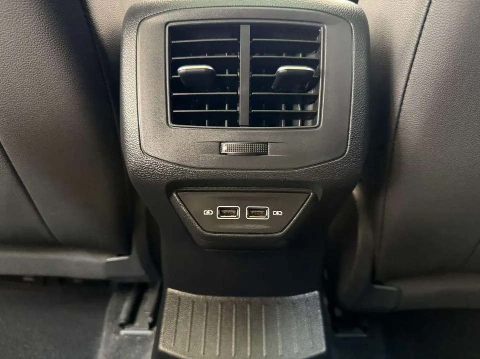 Volkswagen T-Roc TANG 2022 280TSI DSG 2WD Comfort PLUS 2023 — миниатюра 3