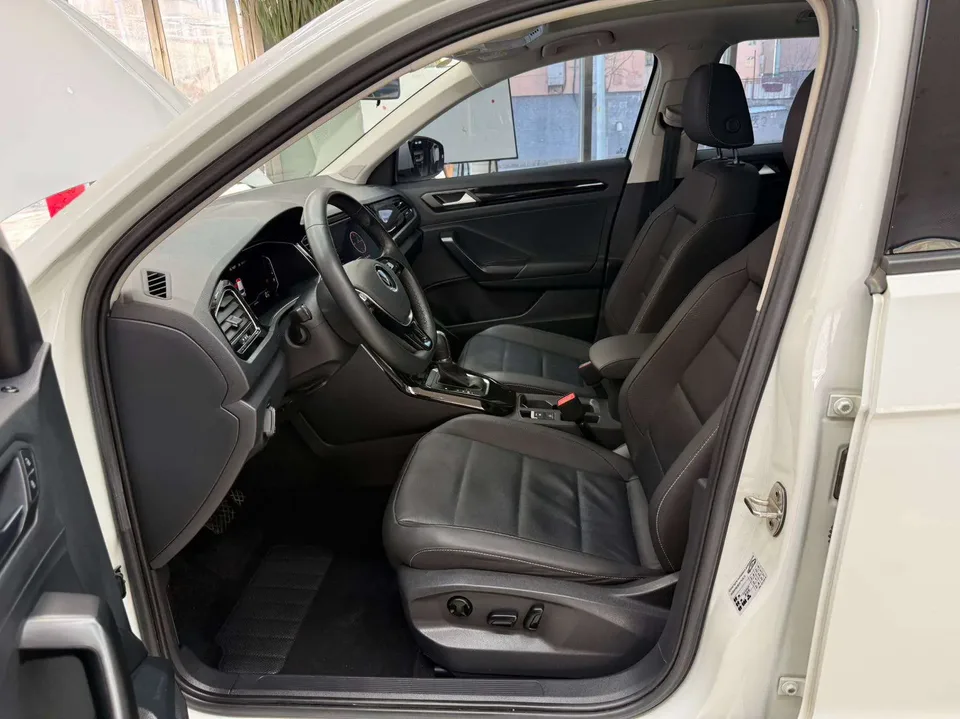 Volkswagen T-Roc TANG 2022 280TSI DSG 2WD Comfort PLUS 2023 — миниатюра 4