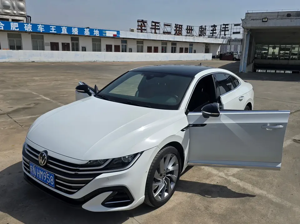 Volkswagen Arteon CC 2023 Volkswagen CC 2023 380TSI Eye-catching Edition 2023 — thumbnail 3