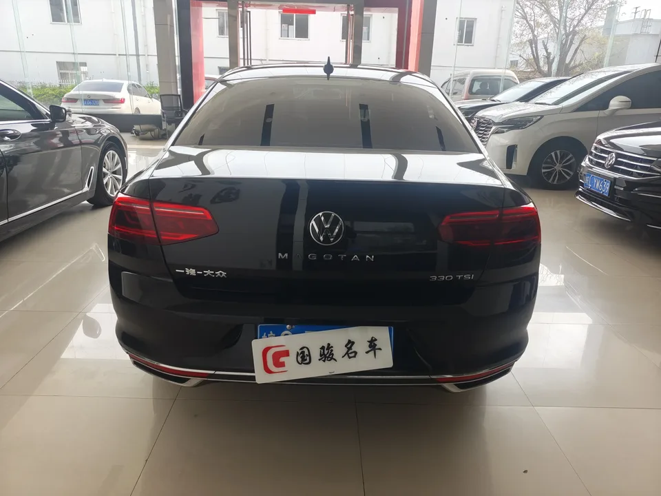 Volkswagen Magotan Magotan 2020 330TSI DSG Luxury Edition 2022 — миниатюра 5
