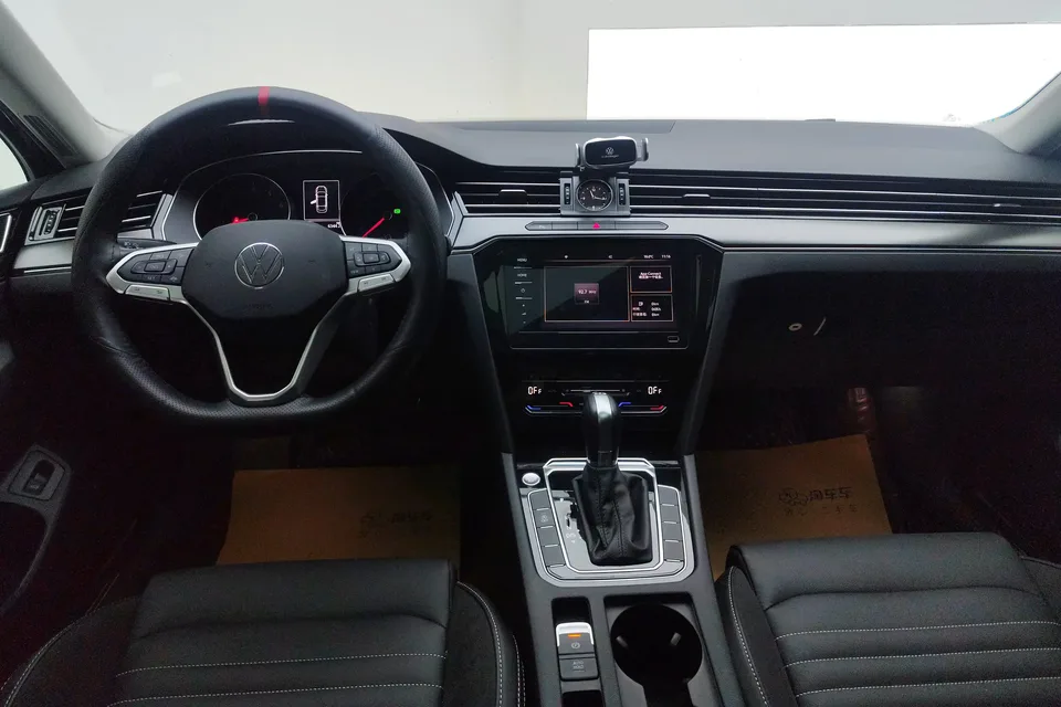 Volkswagen Magotan Magotan 2020 330TSI DSG Leading Edition 2022 — миниатюра 5