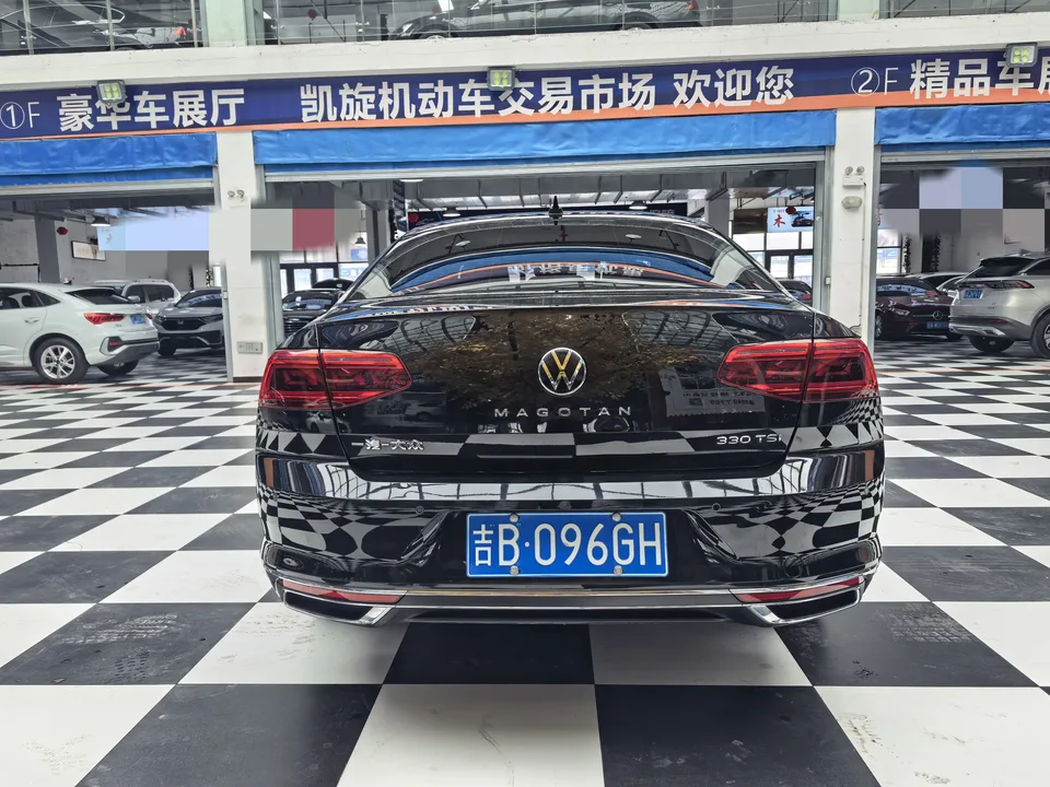 Volkswagen Magotan Magotan 2020 330TSI DSG Leading Edition 2022 — миниатюра 2
