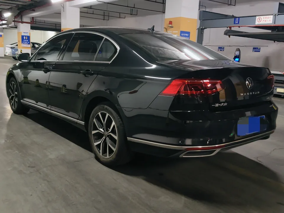Volkswagen Magotan 330TSI DSG 30th Anniversary Edition 2022 — миниатюра 4