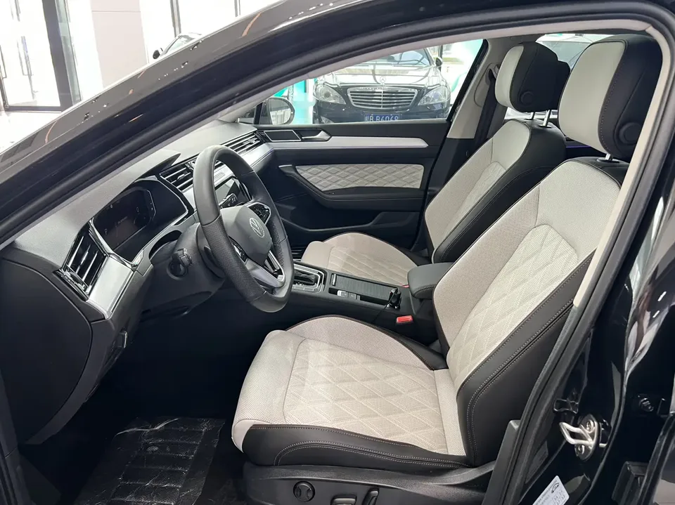 Volkswagen Magotan Magotan 2023 2 million commemorative edition 330TSI DSG luxury model 2023 — миниатюра 5