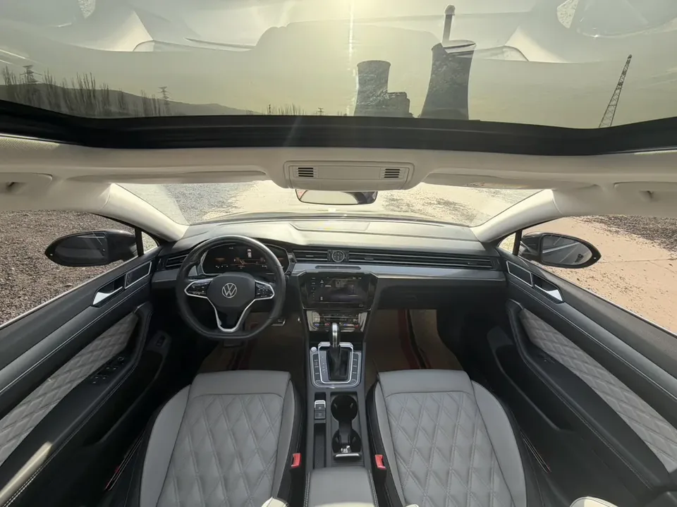 Volkswagen Magotan Magotan 2023 2 million commemorative edition 330TSI DSG leading model 2024 — миниатюра 4