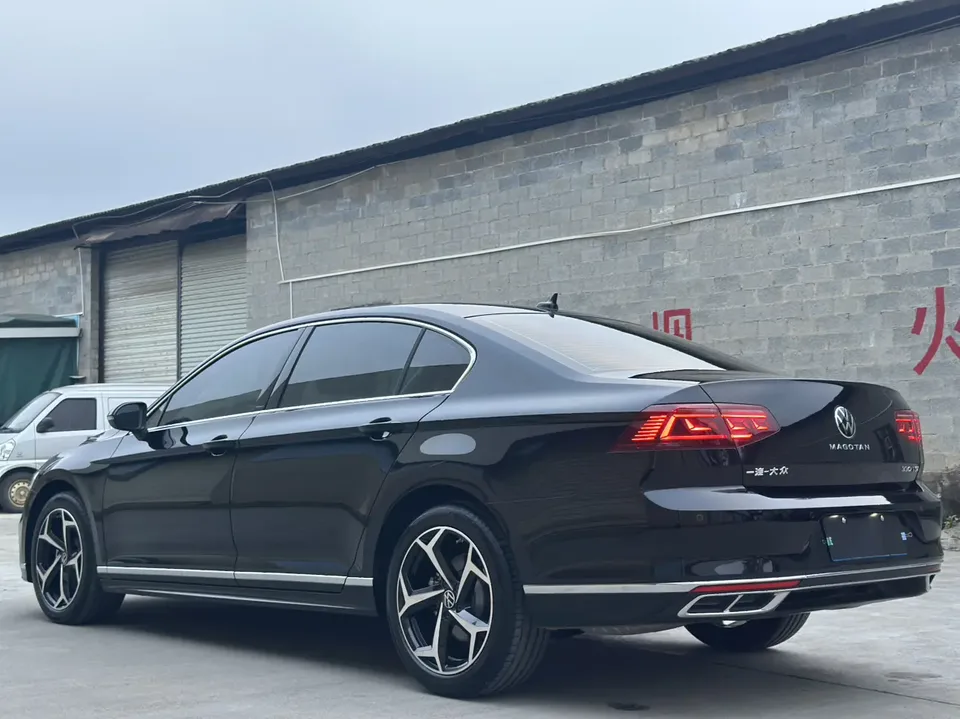 Volkswagen Magotan facelift model 330TSI DSG luxury model 2025 — миниатюра 2
