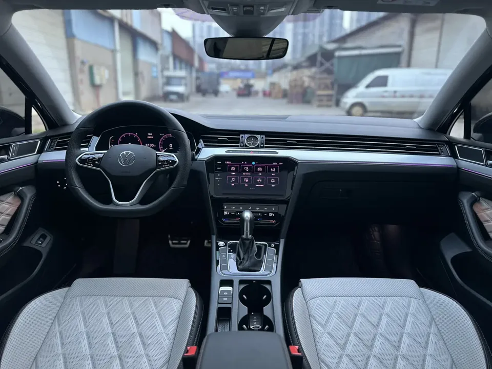 Volkswagen Magotan facelift model 330TSI DSG luxury model 2025 — миниатюра 5