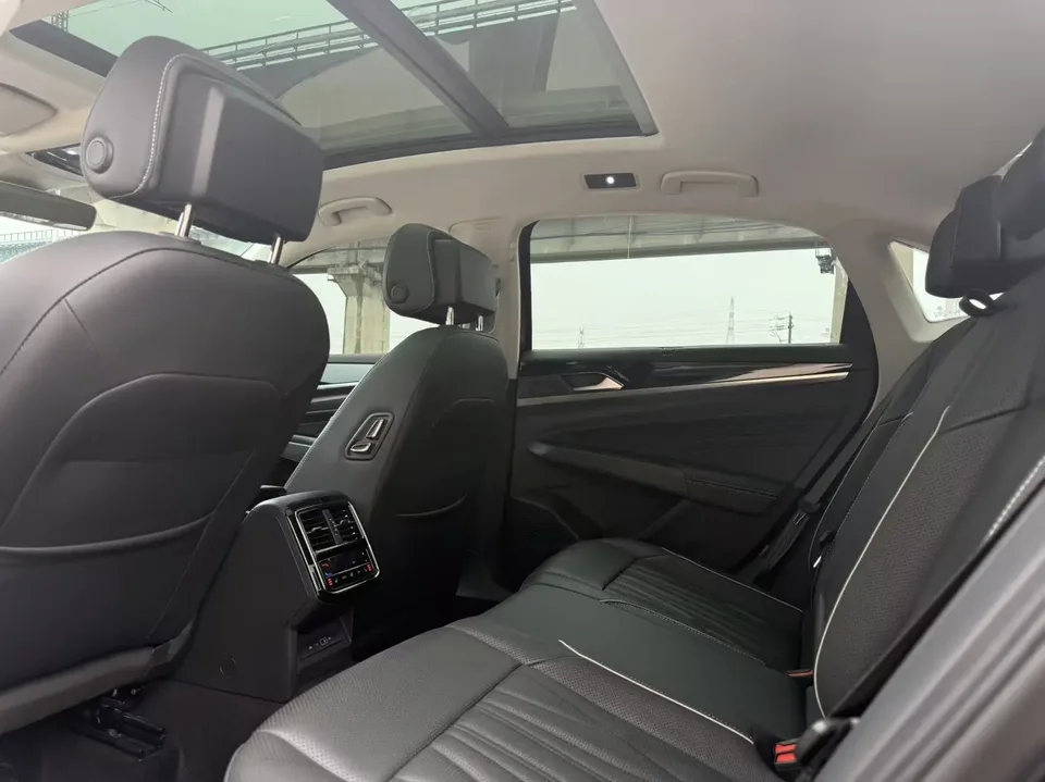 Volkswagen Passat Passat 2022 380TSI Flagship Edition 2022 — миниатюра 3