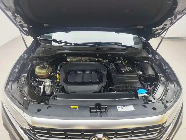 Volkswagen Passat Passat 2022 330TSI Deluxe Edition 2022 — миниатюра 2