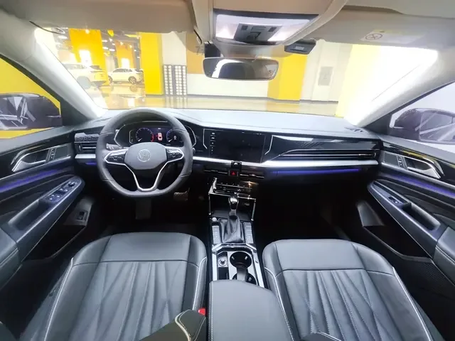 Volkswagen Passat Passat 2022 330TSI Deluxe Edition 2022 — миниатюра 3