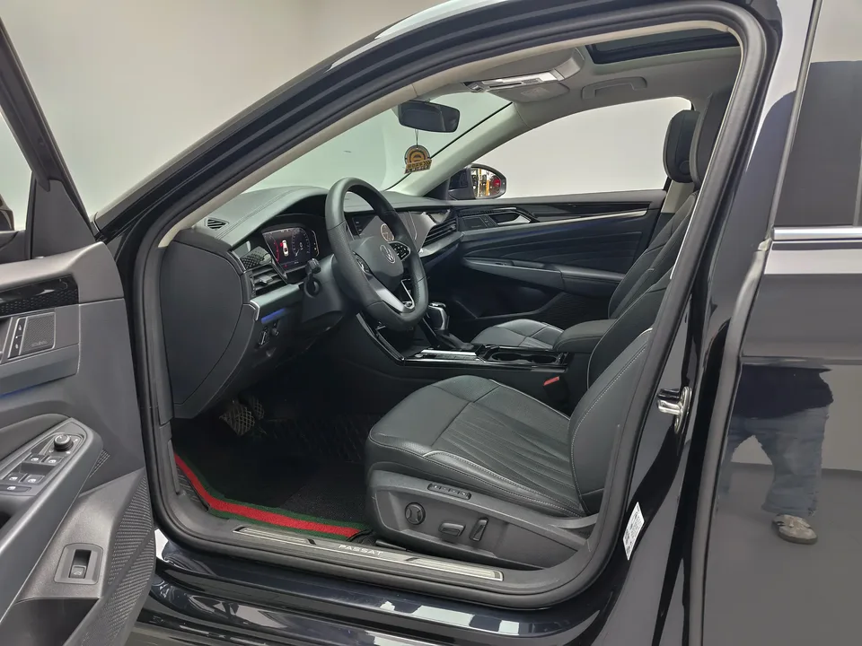 Volkswagen Passat facelift 380TSI flagship version 2024 — миниатюра 3