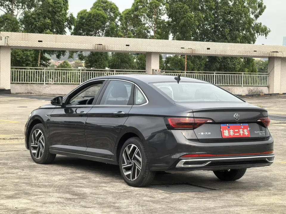 Volkswagen Sagitar 2023 Sagitar 200TSI DSG Flying Edition 2023 — миниатюра 2